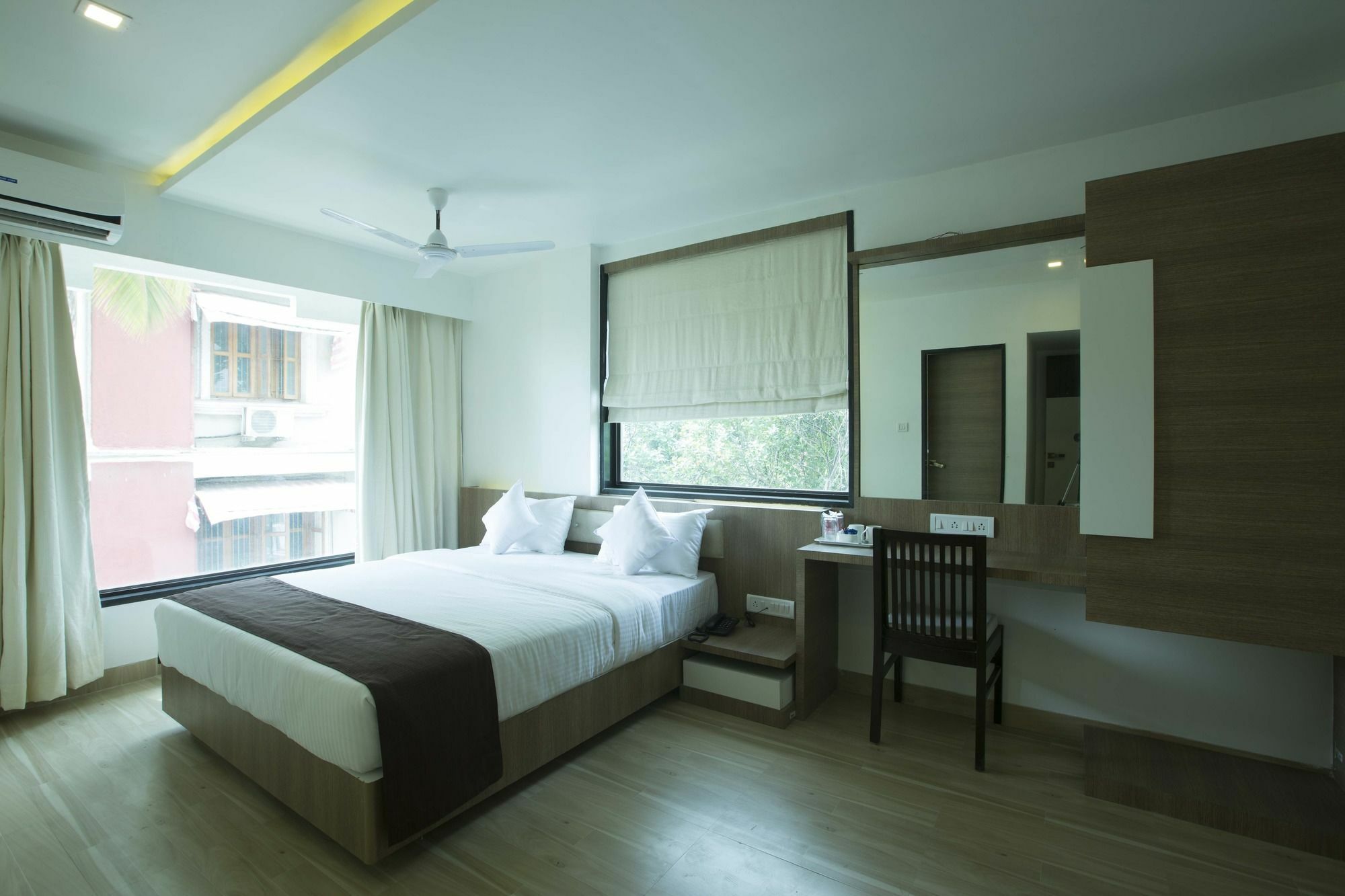 Oyo 78245 Collection O Hotel Crown Inn Navi Mumbai Exterior foto